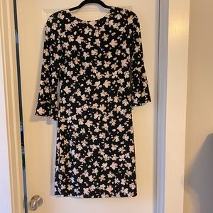 Tommy Hilfiger floral fit and flare dress with bell sleeves, size 2. Zip back